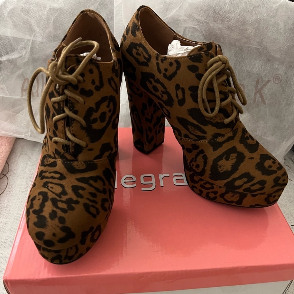 Allegra K Platform Animal Print Heels​